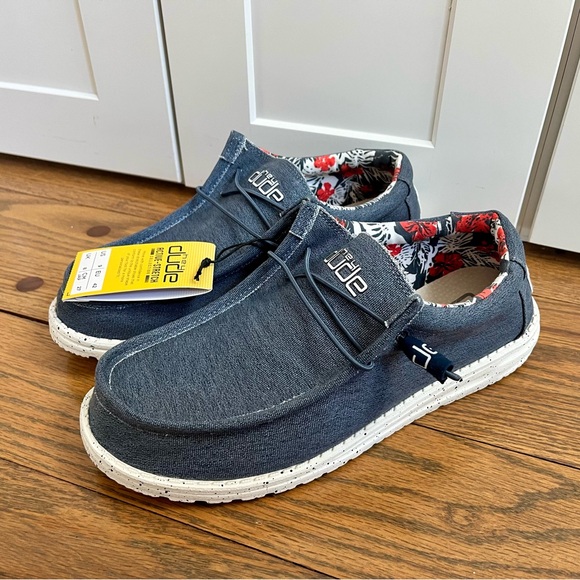 Hey Dude Men’s Blue Canvas Wally Stretch Slip-Ons - Picture 1 of 6